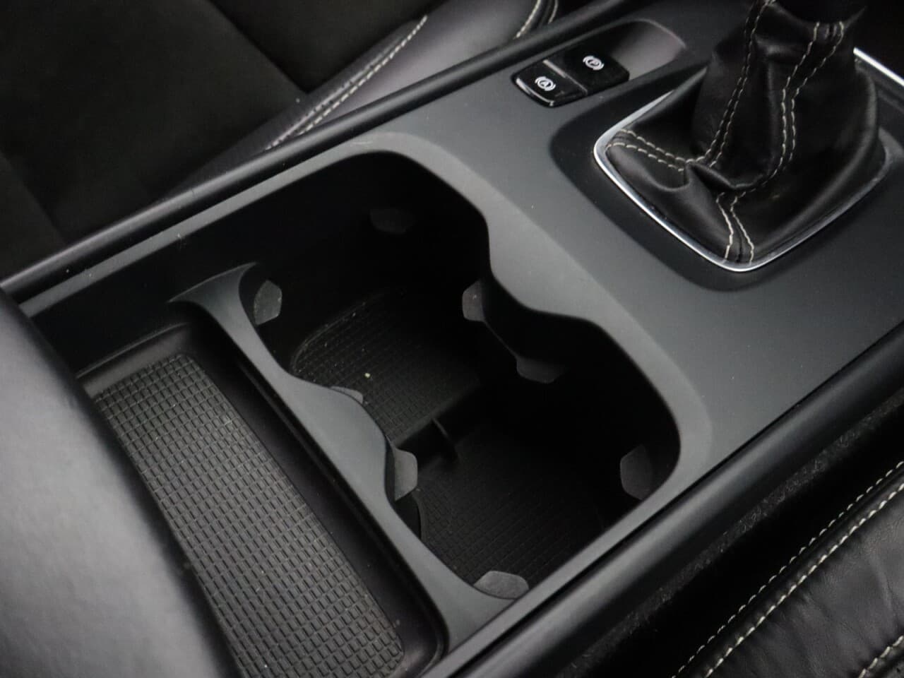 Volvo XC40 1.5 T3 R-Design — image 27