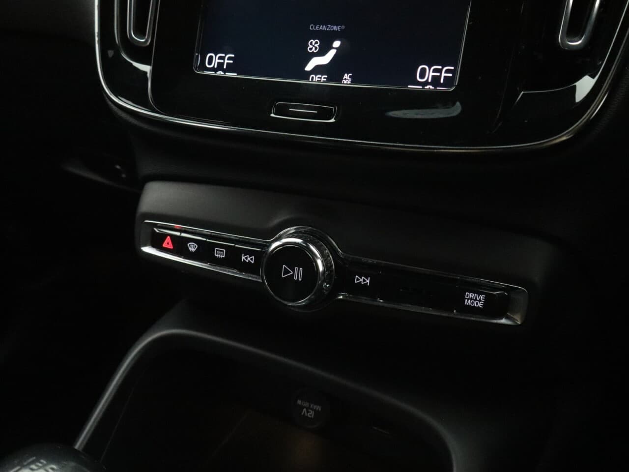Volvo XC40 1.5 T3 R-Design — image 29