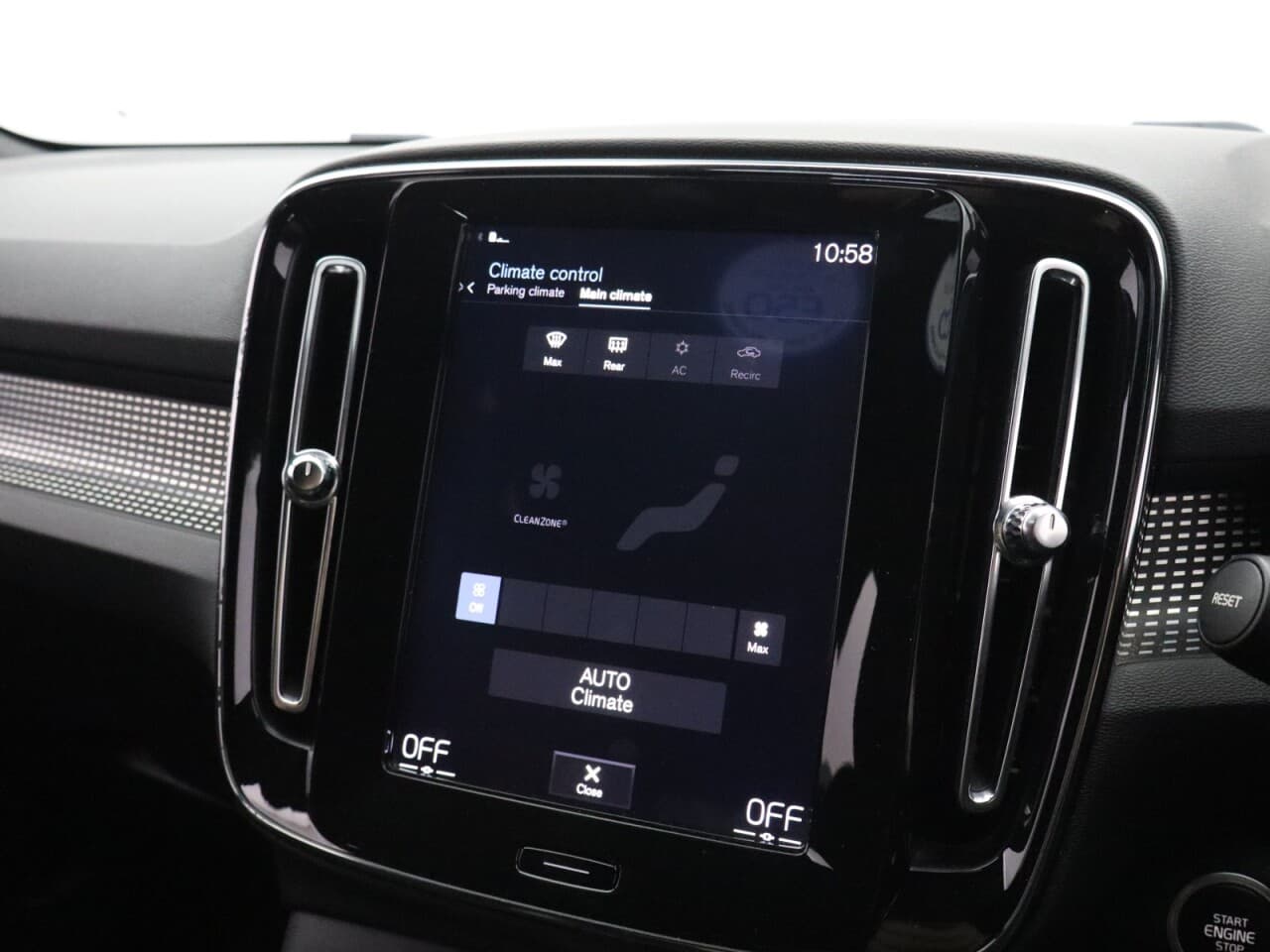 Volvo XC40 1.5 T3 R-Design — image 34