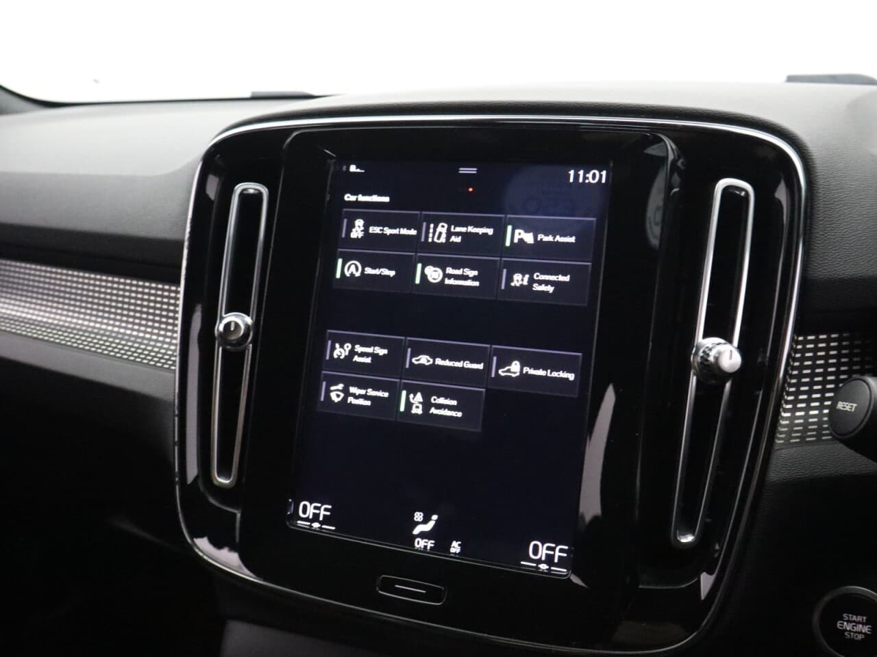 Volvo XC40 1.5 T3 R-Design — image 37