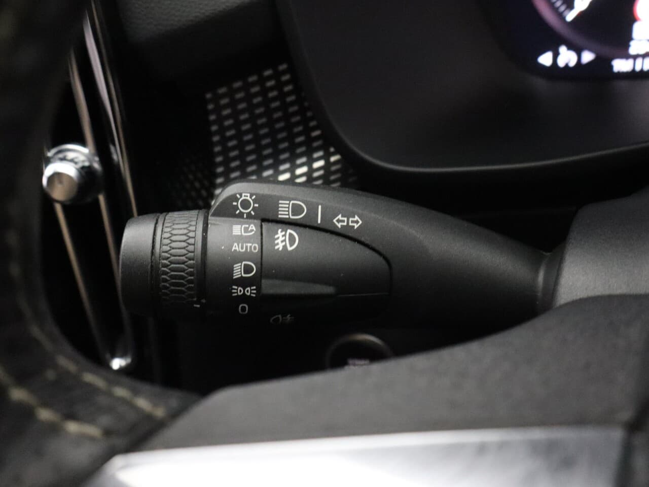 Volvo XC40 1.5 T3 R-Design — image 39