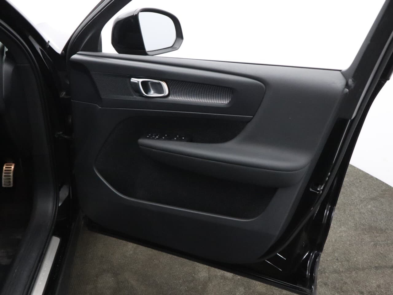 Volvo XC40 1.5 T3 R-Design — image 47