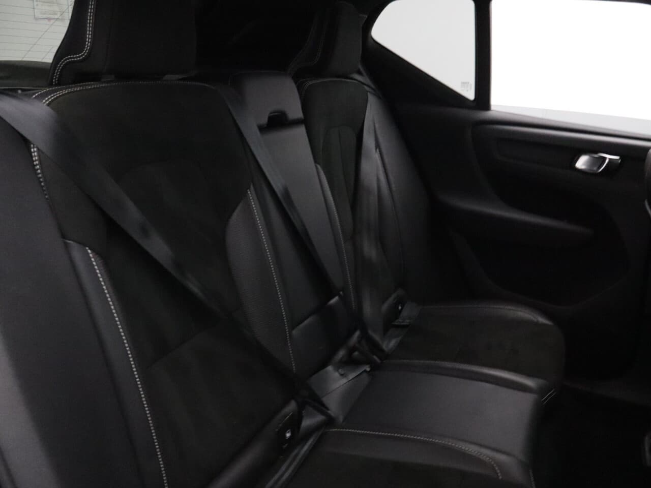 Volvo XC40 1.5 T3 R-Design — image 43