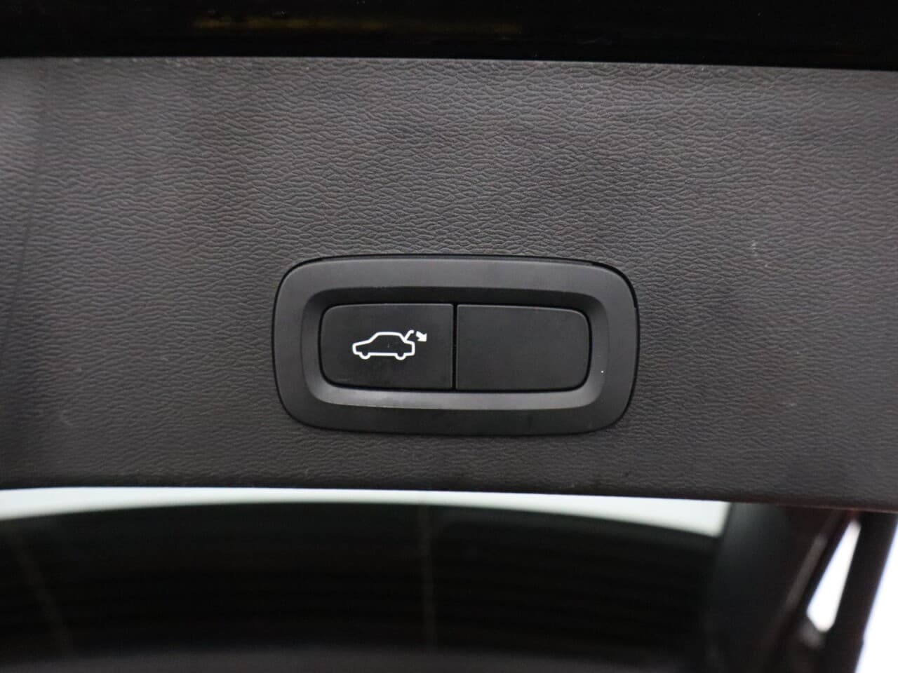 Volvo XC40 1.5 T3 R-Design — image 46