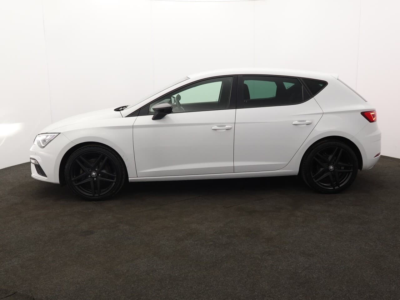 Seat Leon 1.5 TSI EVO FR Black Edition — image 6