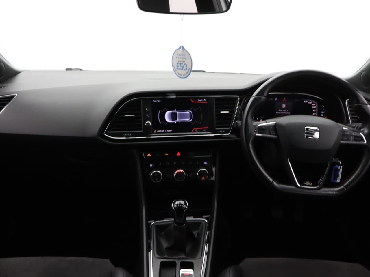 Seat Leon 1.5 TSI EVO FR Black Edition — image 12