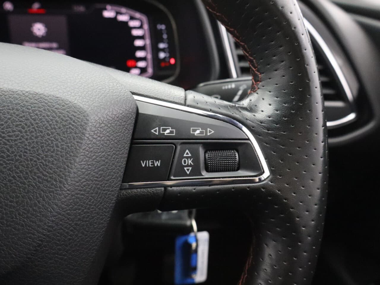 Seat Leon 1.5 TSI EVO FR Black Edition — image 18