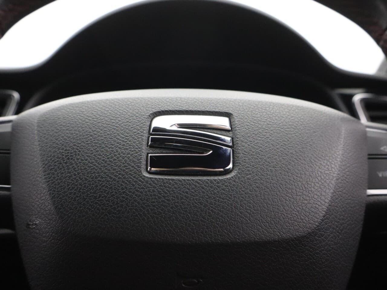 Seat Leon 1.5 TSI EVO FR Black Edition — image 20
