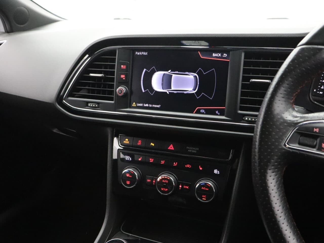 Seat Leon 1.5 TSI EVO FR Black Edition — image 22