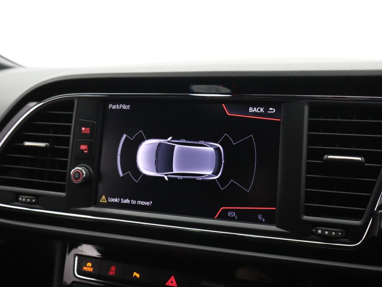 Seat Leon 1.5 TSI EVO FR Black Edition — image 32