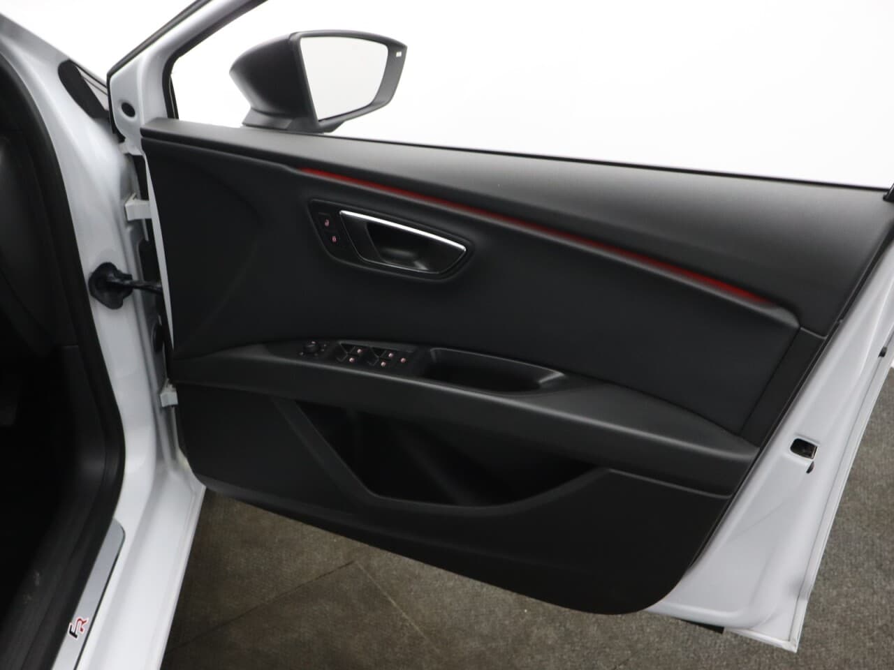 Seat Leon 1.5 TSI EVO FR Black Edition — image 46