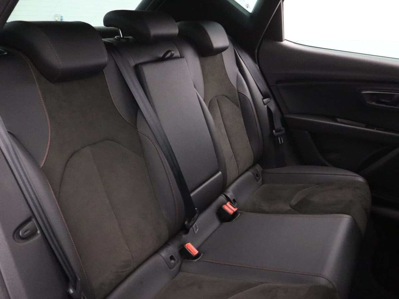 Seat Leon 1.5 TSI EVO FR Black Edition — image 43