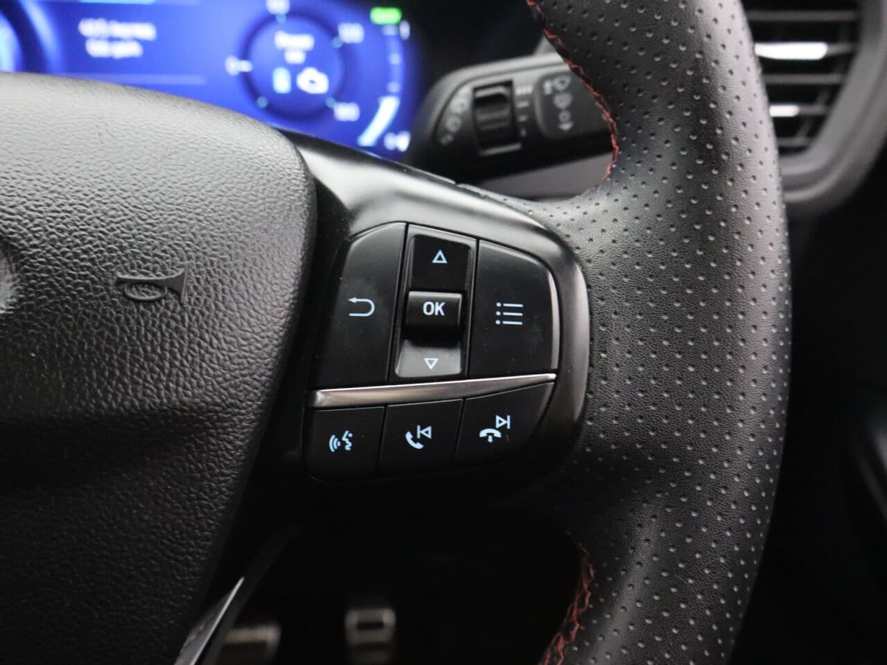 Ford Kuga 2.5 Duratec 14.4kWh ST-Line X Edition — image 18