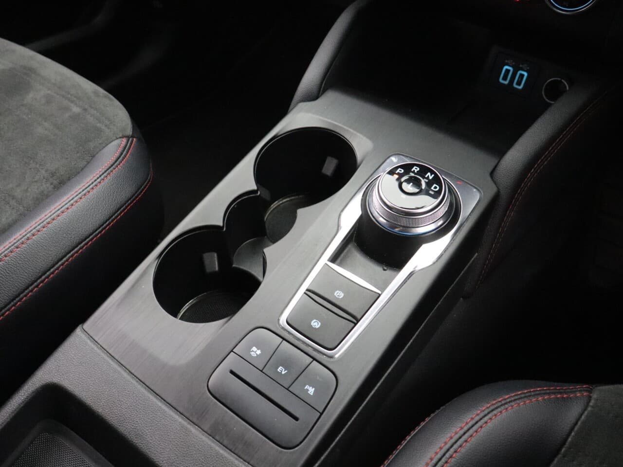 Ford Kuga 2.5 Duratec 14.4kWh ST-Line X Edition — image 22