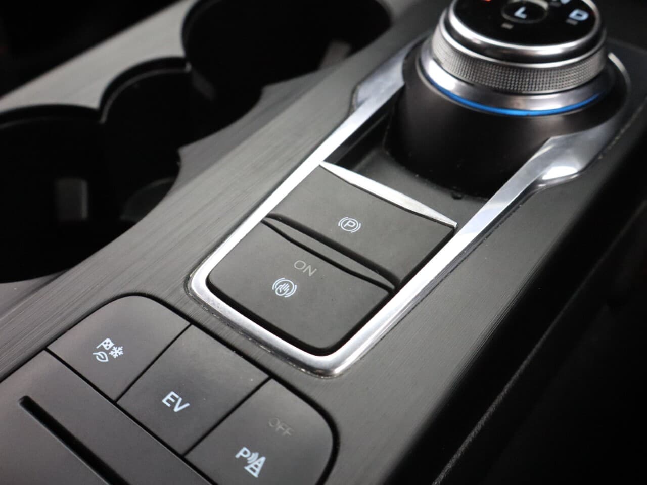 Ford Kuga 2.5 Duratec 14.4kWh ST-Line X Edition — image 26