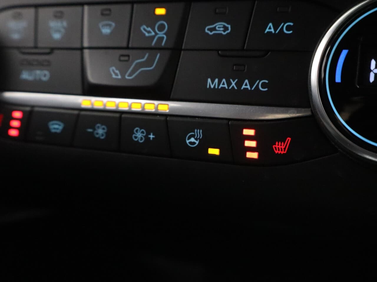 Ford Kuga 2.5 Duratec 14.4kWh ST-Line X Edition — image 30