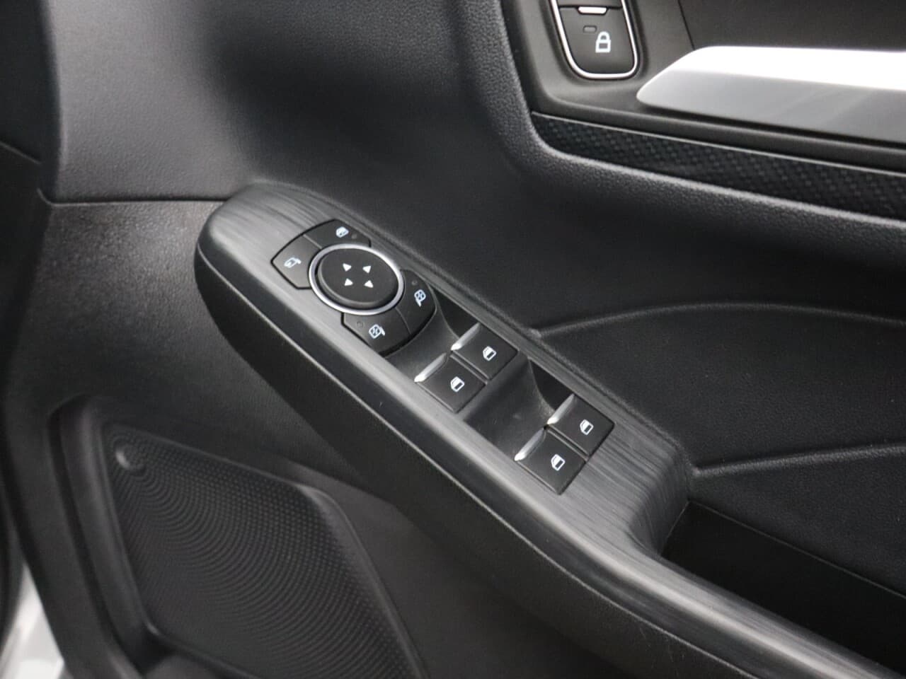 Ford Kuga 2.5 Duratec 14.4kWh ST-Line X Edition — image 48