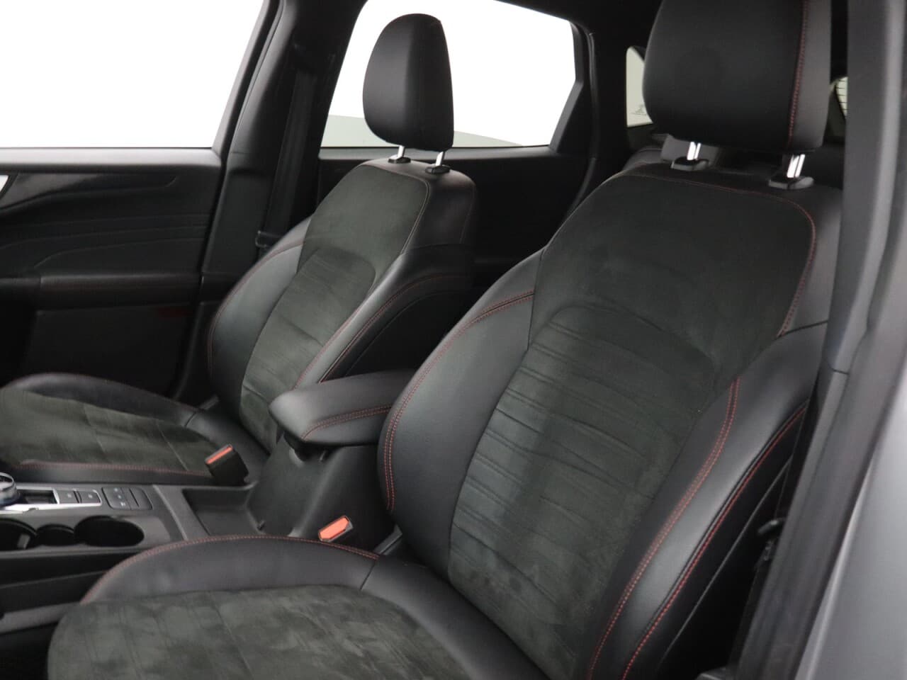 Ford Kuga 2.5 Duratec 14.4kWh ST-Line X Edition — image 42