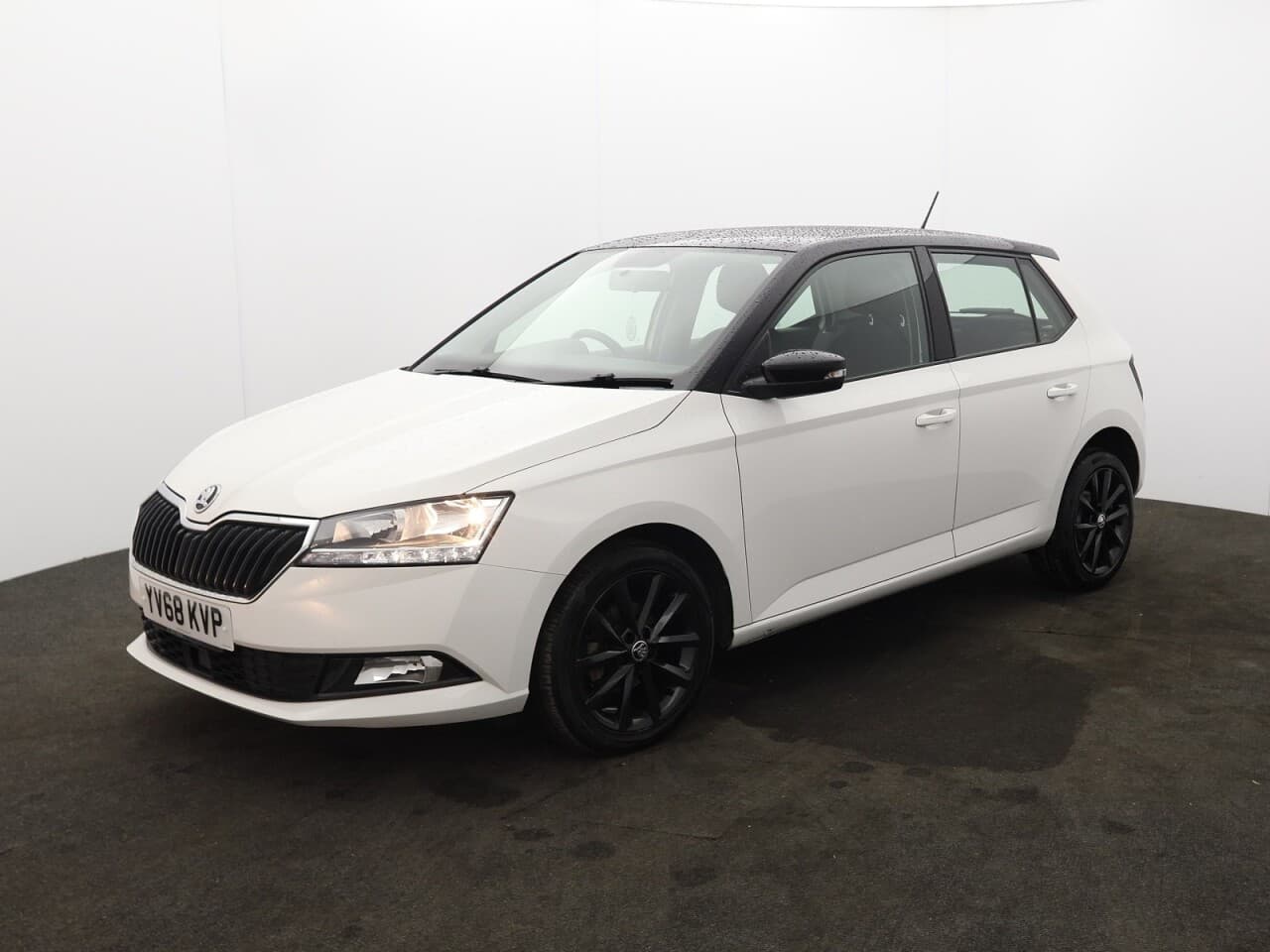 Skoda Fabia 1.0 Colour Edition — image 5