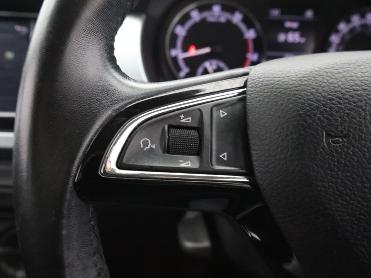 Skoda Fabia 1.0 Colour Edition — image 16