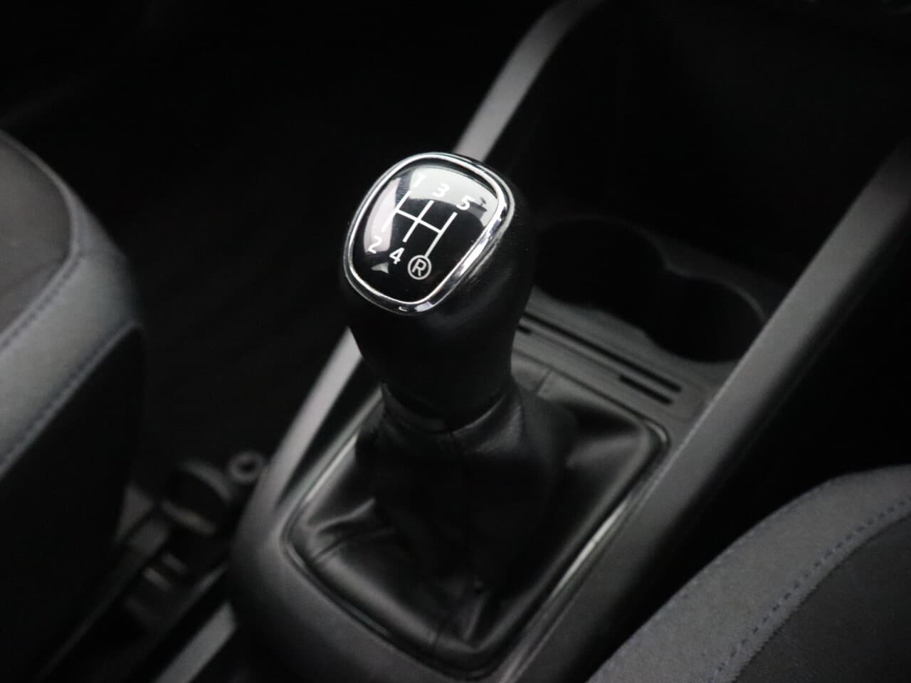Skoda Fabia 1.0 Colour Edition — image 22