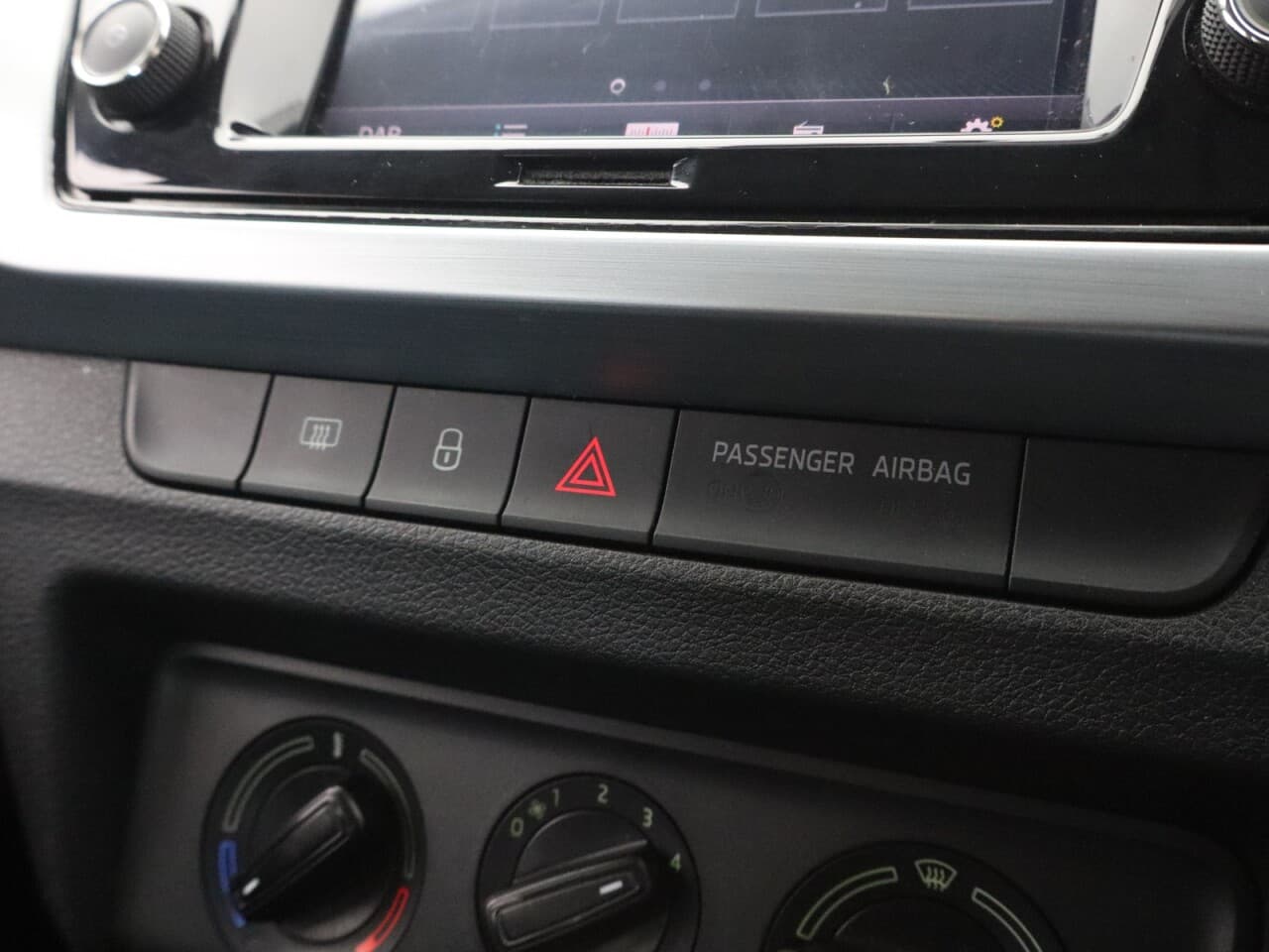 Skoda Fabia 1.0 Colour Edition — image 27