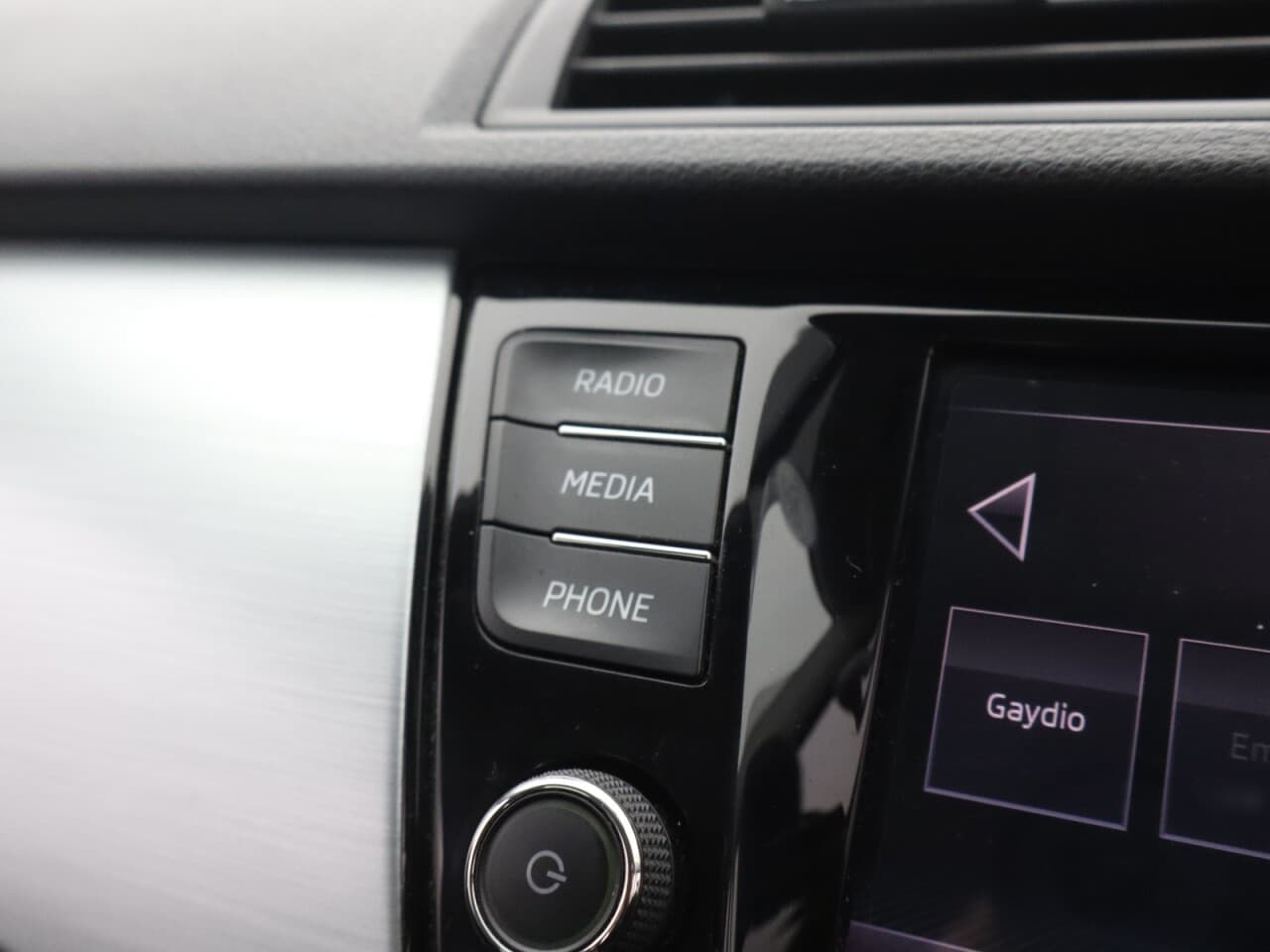 Skoda Fabia 1.0 Colour Edition — image 30