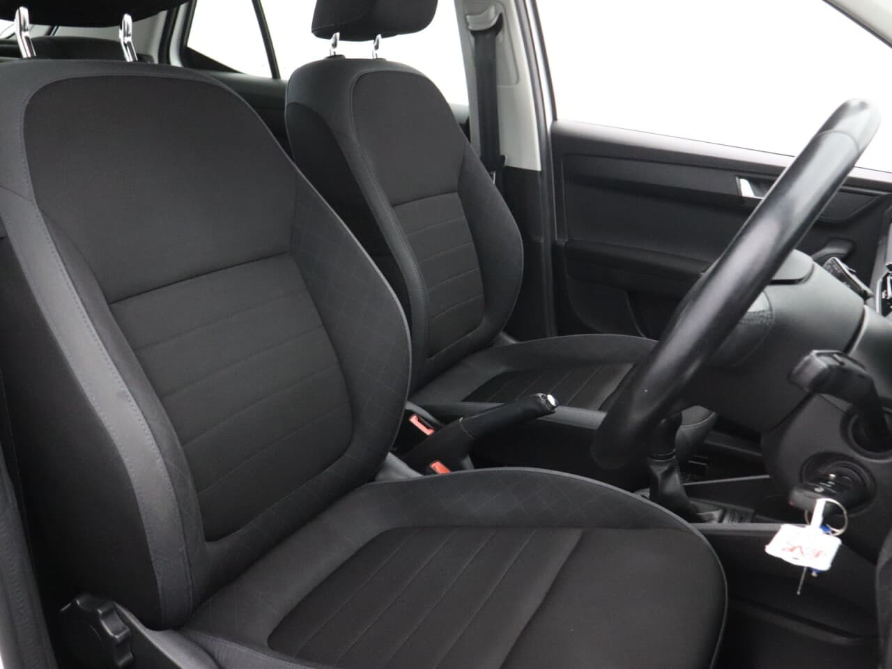 Skoda Fabia 1.0 Colour Edition — image 14