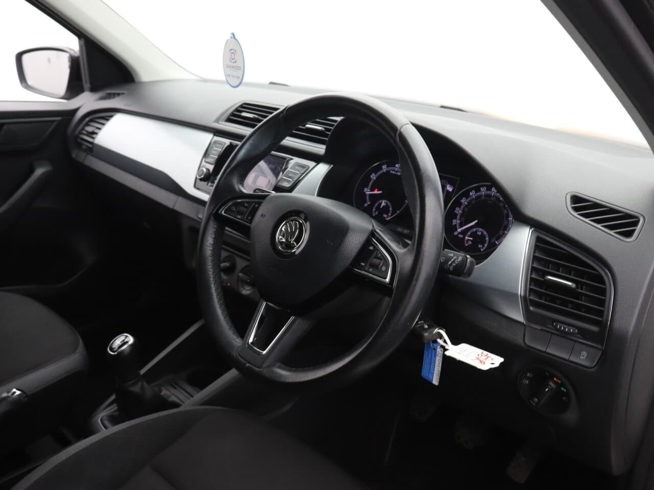 Skoda Fabia 1.0 Colour Edition — image 13