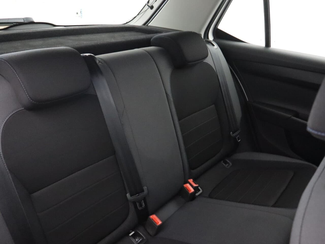 Skoda Fabia 1.0 Colour Edition — image 44