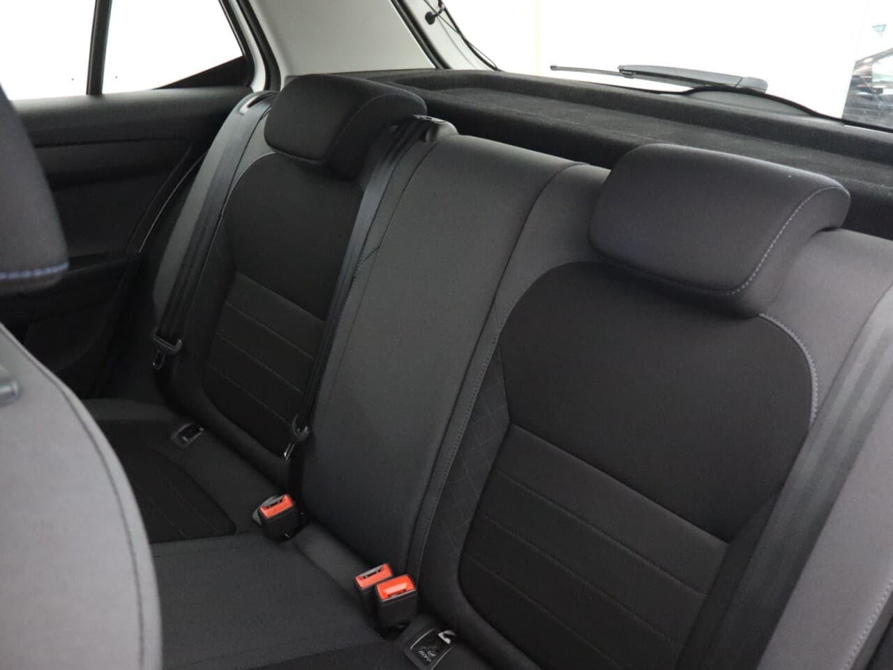 Skoda Fabia 1.0 Colour Edition — image 45