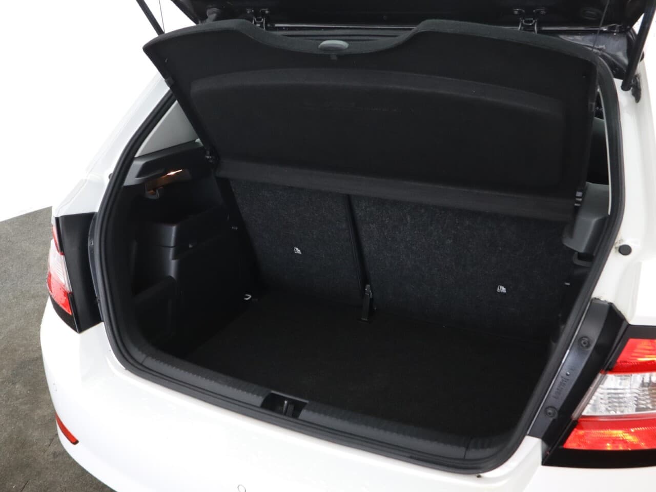 Skoda Fabia 1.0 Colour Edition — image 46
