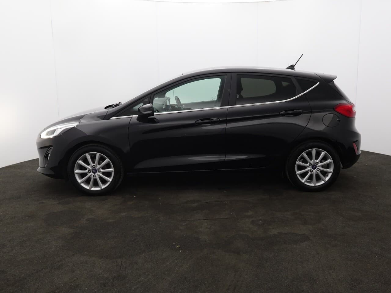 Ford Fiesta 1.0T EcoBoost MHEV Titanium — image 6