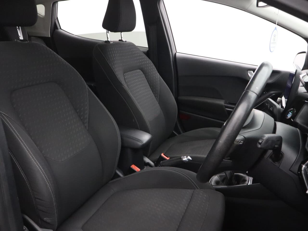 Ford Fiesta 1.0T EcoBoost MHEV Titanium — image 15