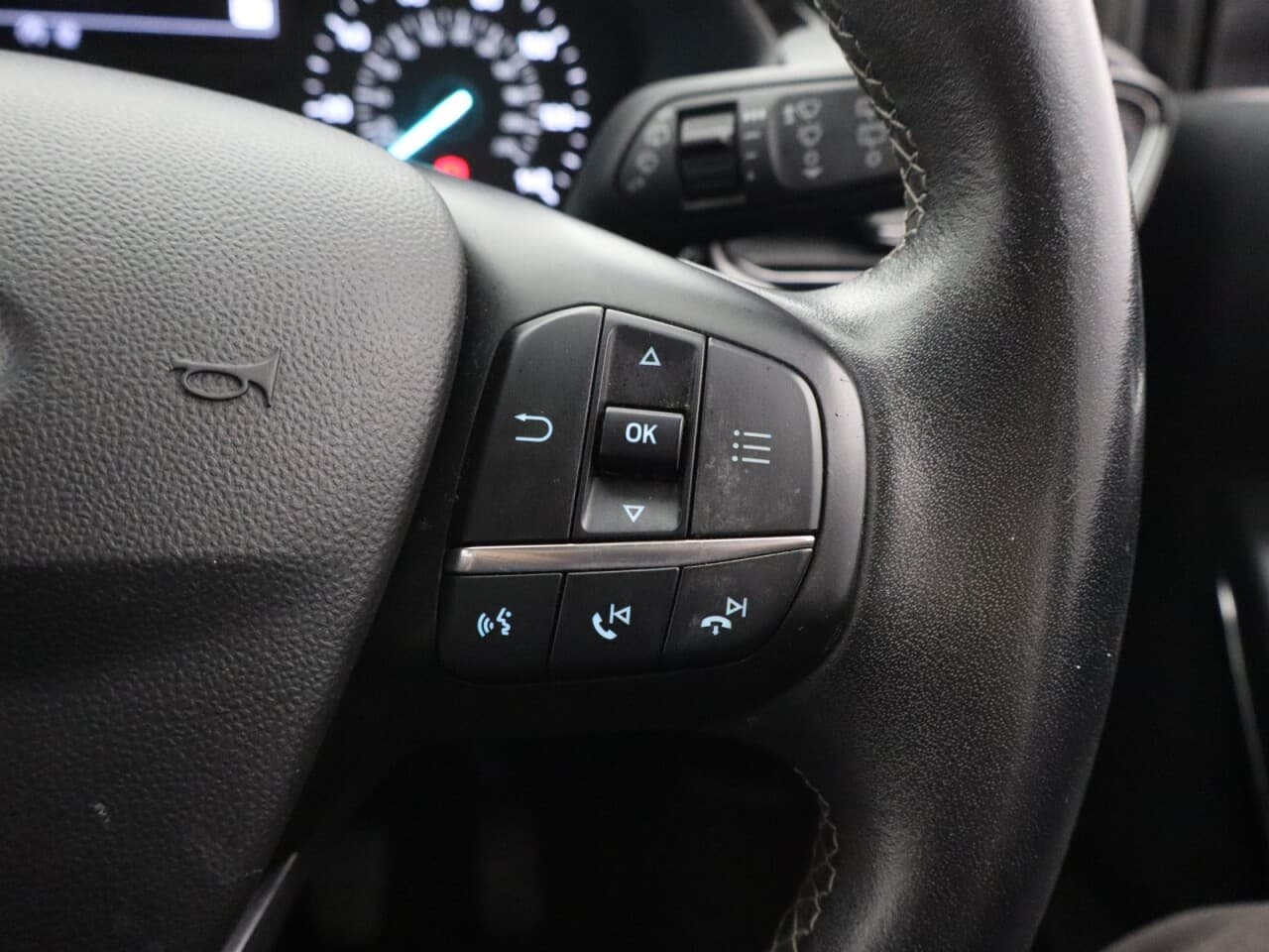 Ford Fiesta 1.0T EcoBoost MHEV Titanium — image 18
