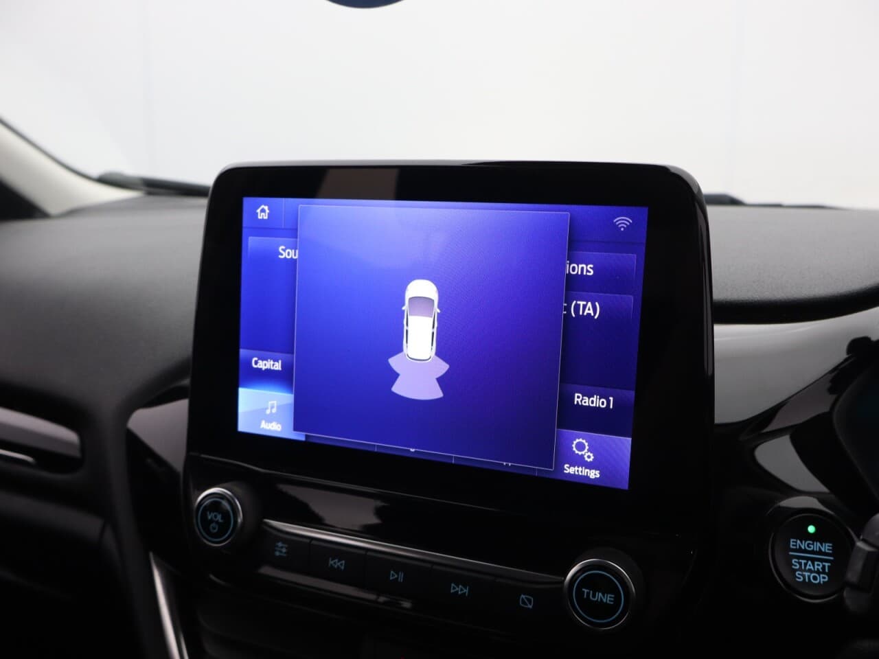 Ford Fiesta 1.0T EcoBoost MHEV Titanium — image 32