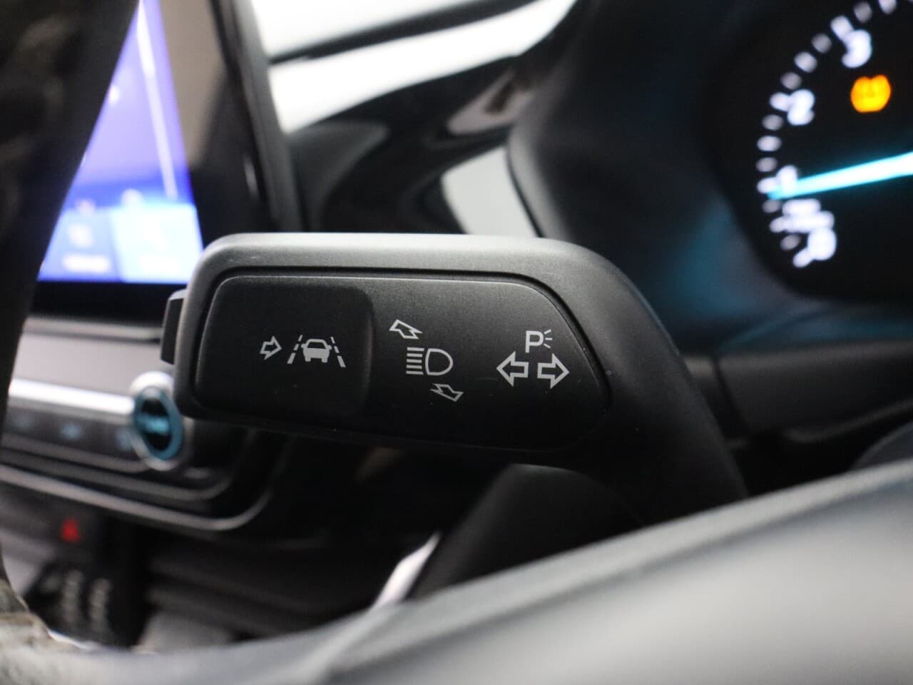 Ford Fiesta 1.0T EcoBoost MHEV Titanium — image 37