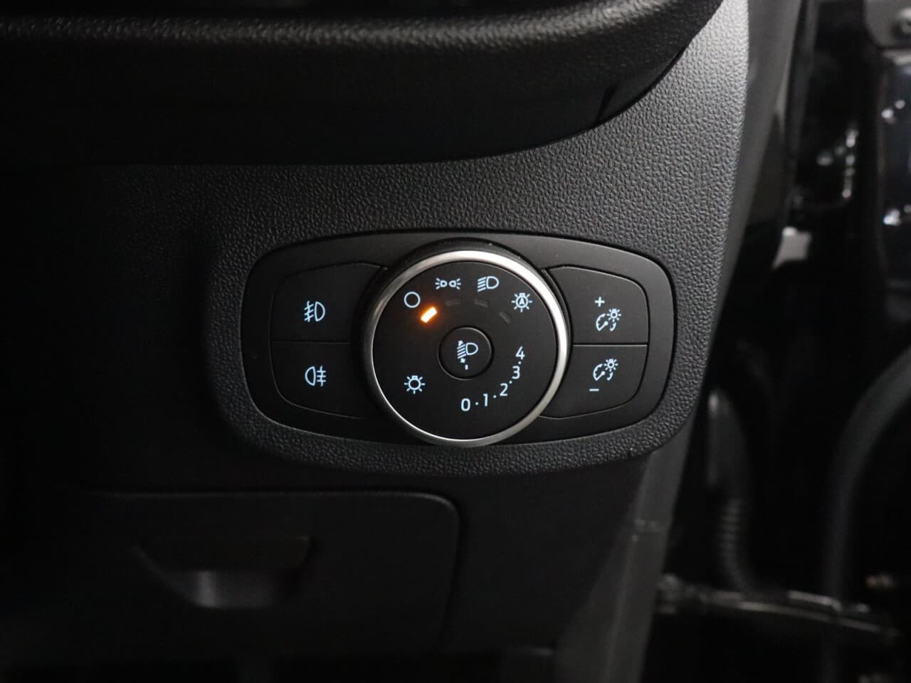 Ford Fiesta 1.0T EcoBoost MHEV Titanium — image 39