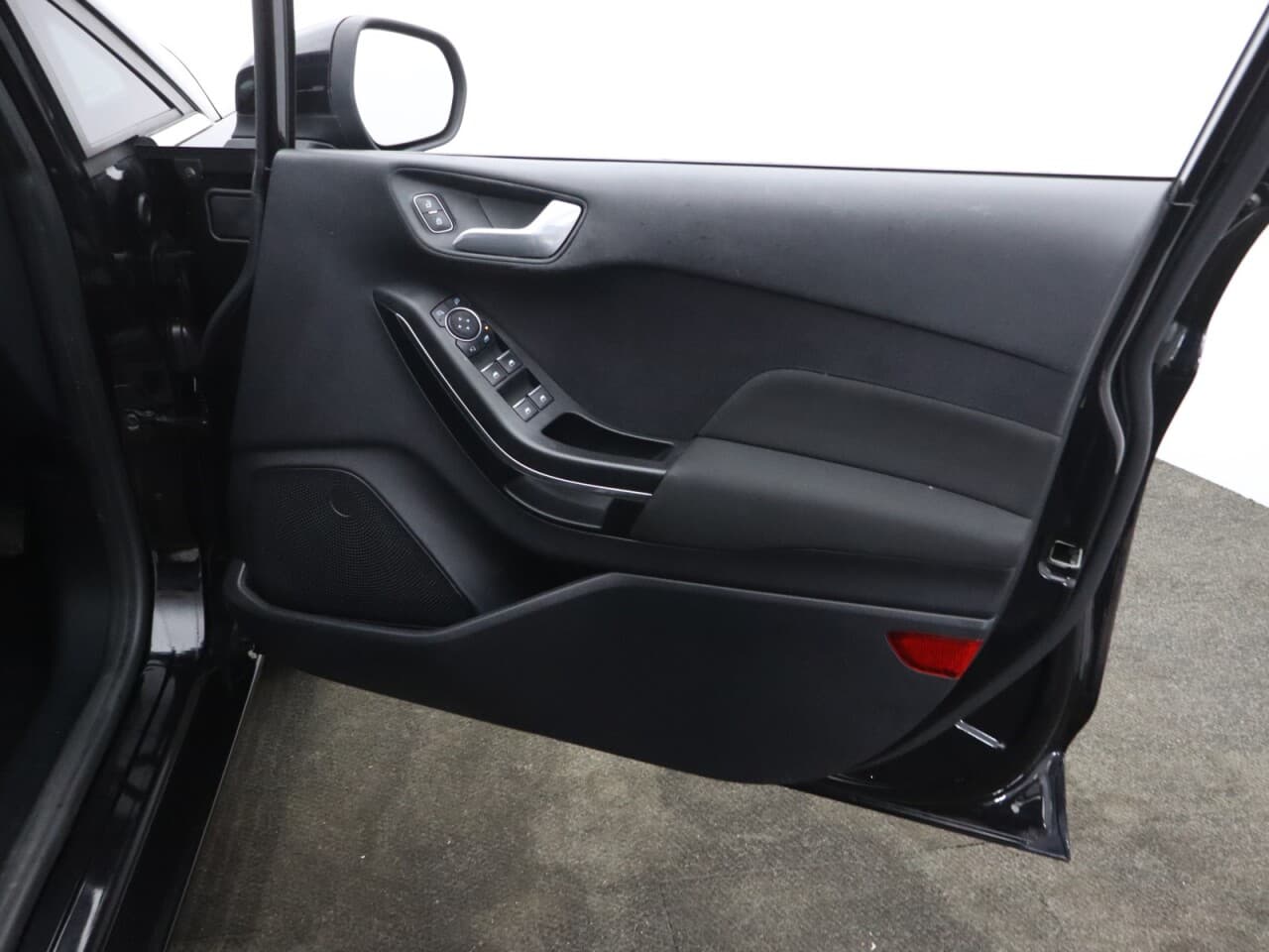 Ford Fiesta 1.0T EcoBoost MHEV Titanium — image 45