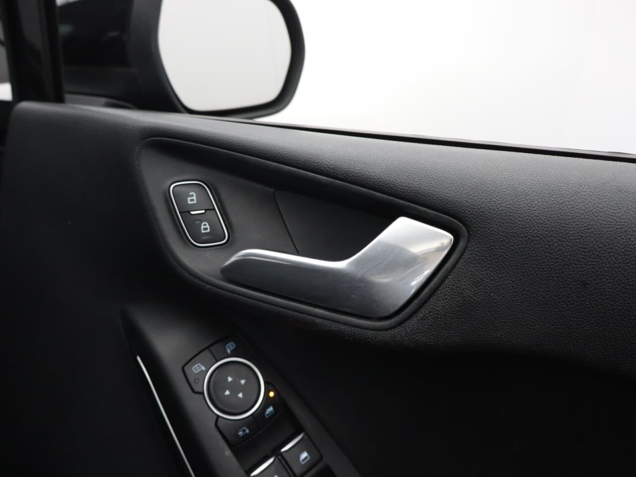 Ford Fiesta 1.0T EcoBoost MHEV Titanium — image 47
