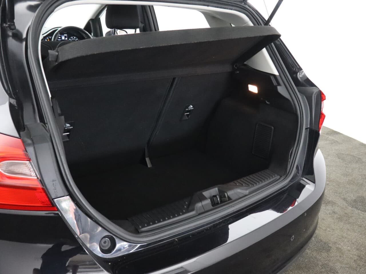 Ford Fiesta 1.0T EcoBoost MHEV Titanium — image 44