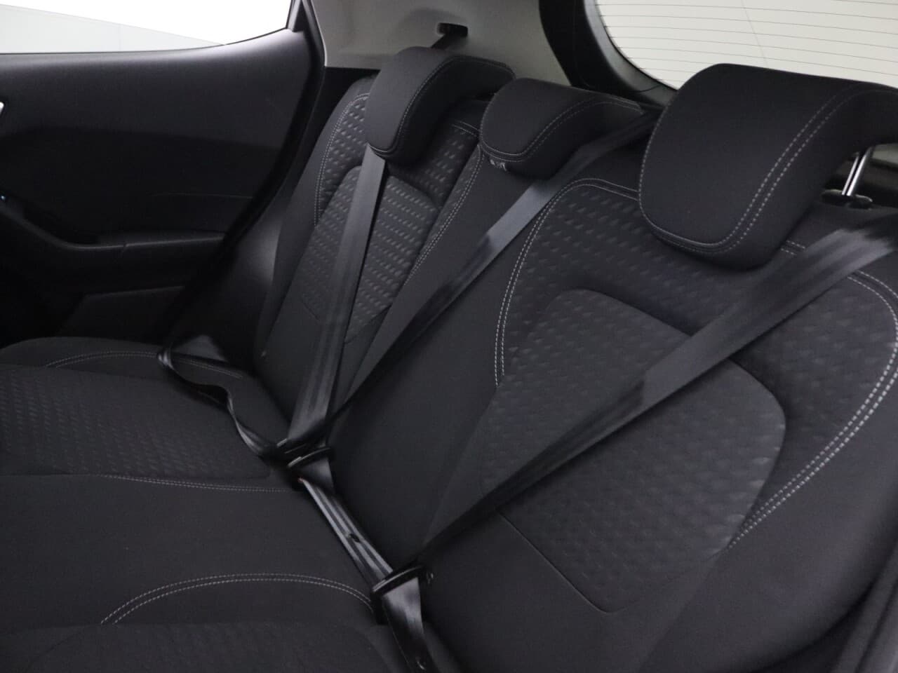Ford Fiesta 1.0T EcoBoost MHEV Titanium — image 43