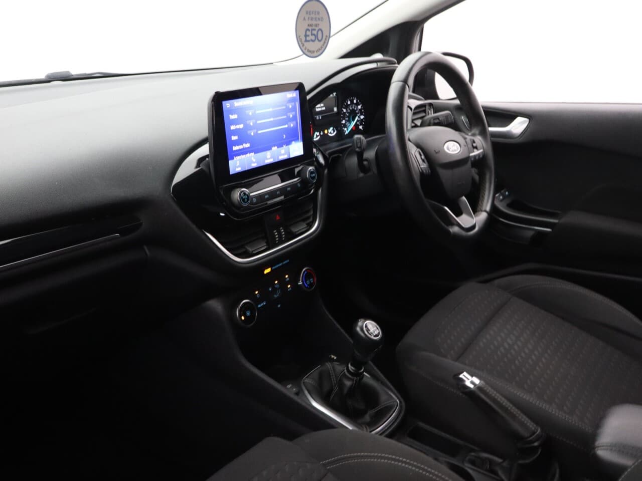 Ford Fiesta 1.0T EcoBoost MHEV Titanium — image 40