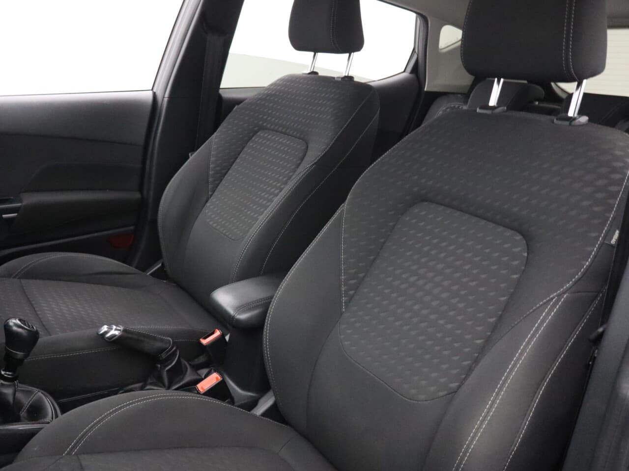 Ford Fiesta 1.0T EcoBoost MHEV Titanium — image 41