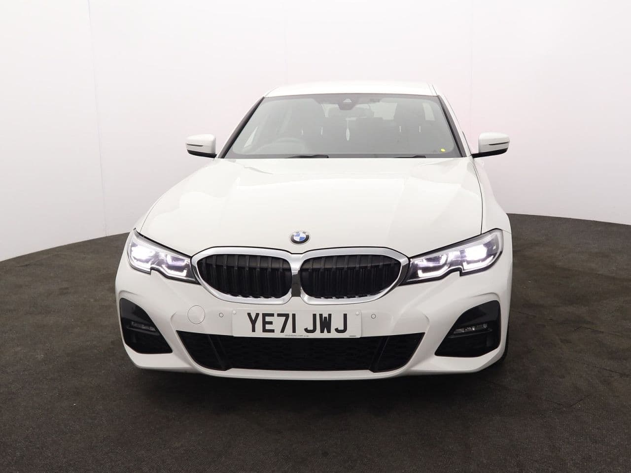 BMW 3 Series 2.0 318d MHT M Sport — image 4