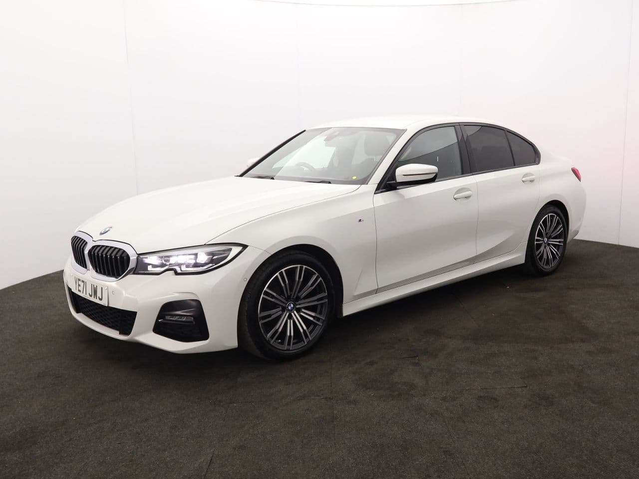 BMW 3 Series 2.0 318d MHT M Sport — image 5