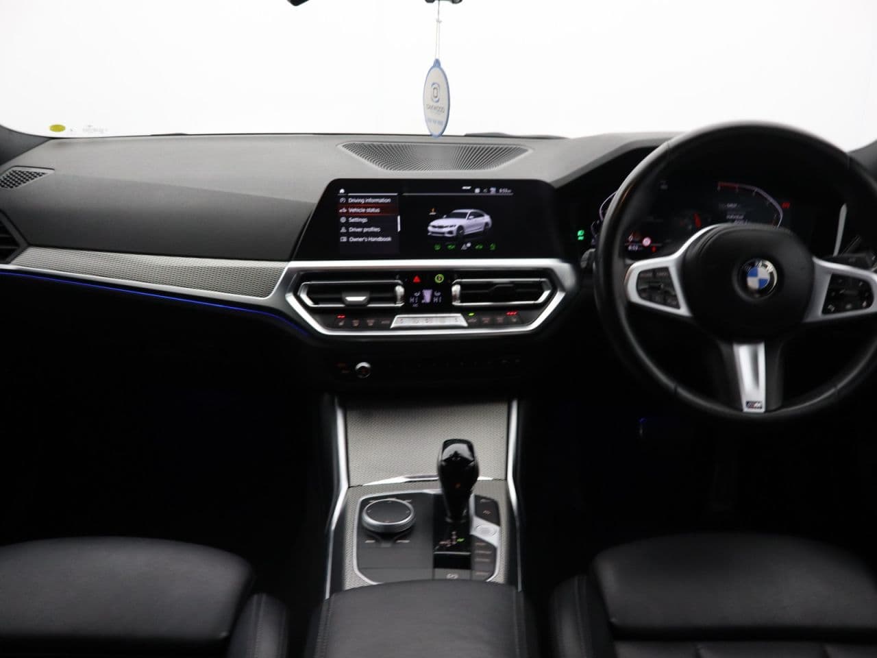 BMW 3 Series 2.0 318d MHT M Sport — image 12