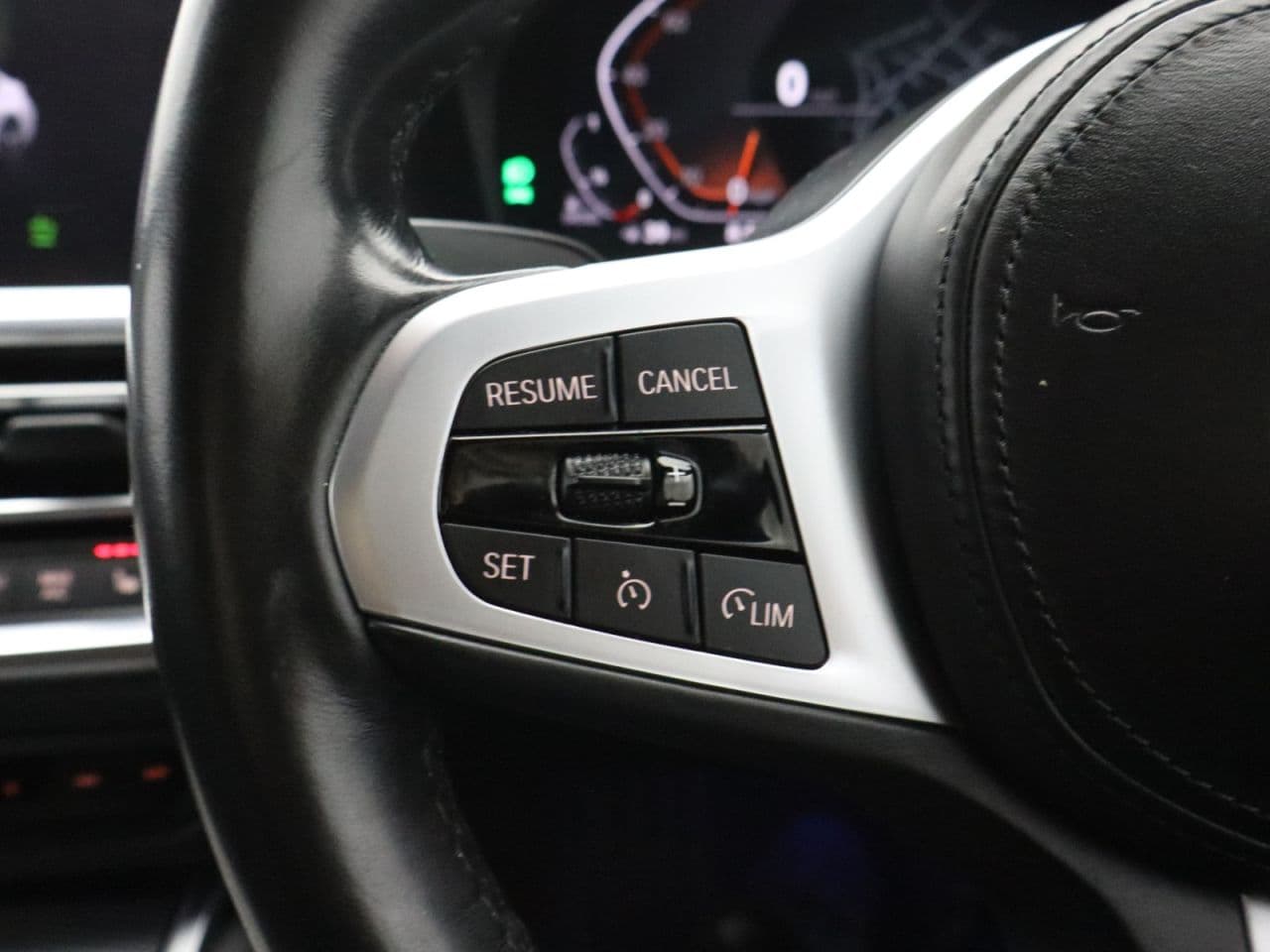 BMW 3 Series 2.0 318d MHT M Sport — image 17