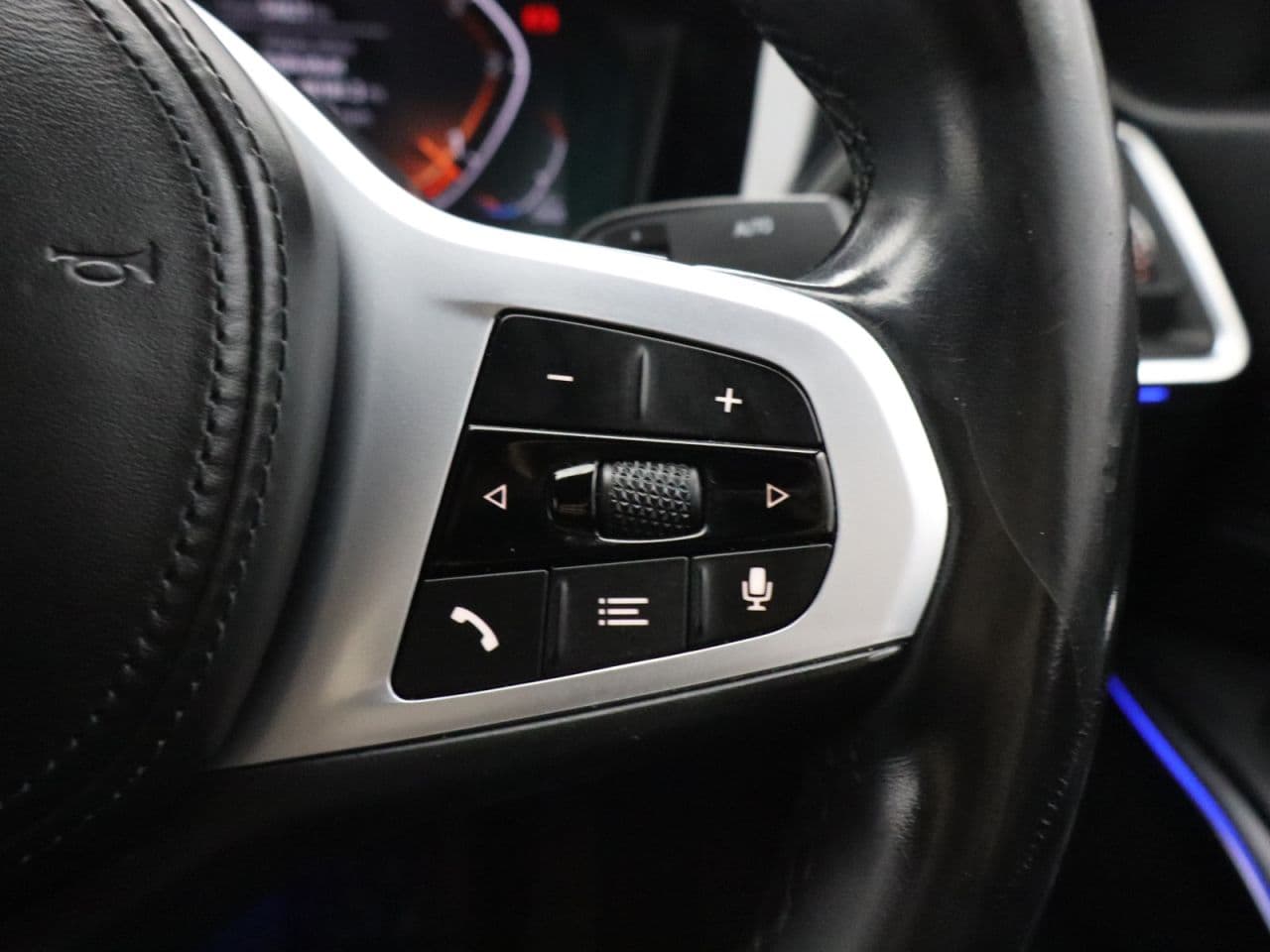 BMW 3 Series 2.0 318d MHT M Sport — image 18