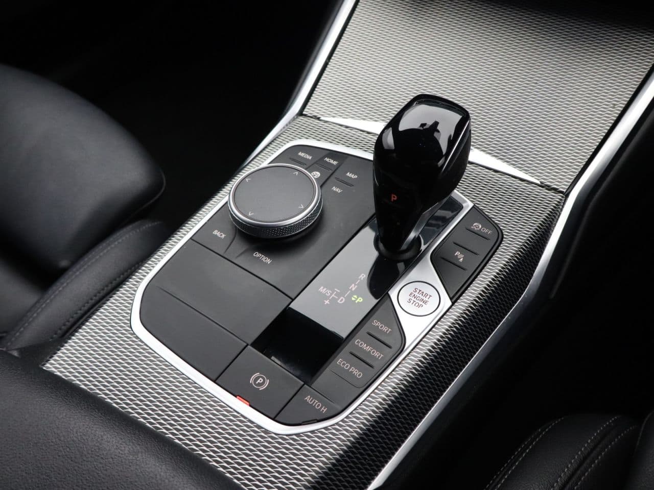 BMW 3 Series 2.0 318d MHT M Sport — image 23